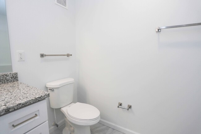 Floorplan - Royal Oak Apartments