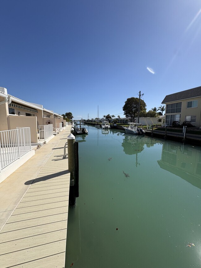 Building Photo - 907 Gibbs Rd