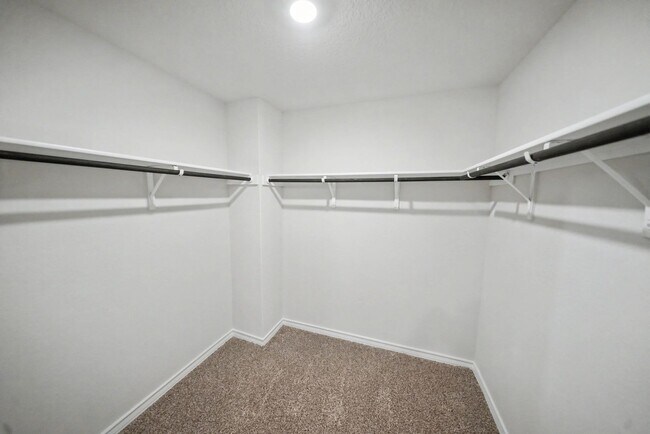 Building Photo - Like-New Cibolo Home with Flexible Living Space - Realtor Commission: $500