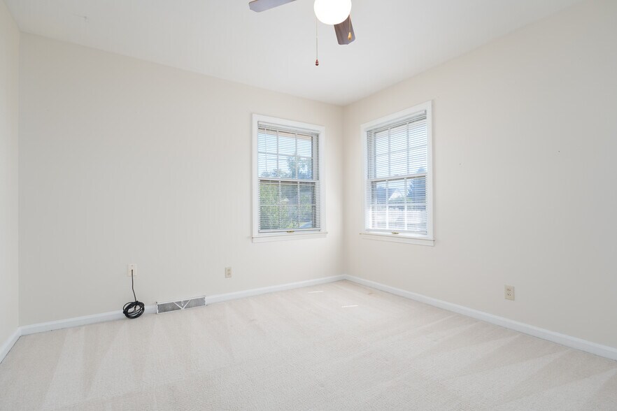 Building Photo - 2941 Frederica St