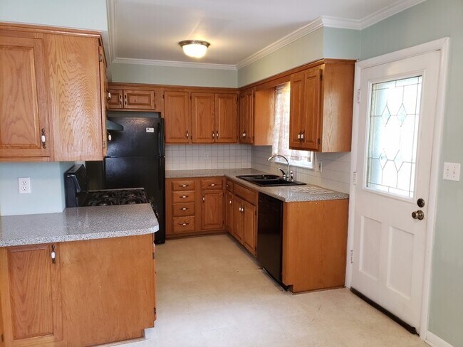 Building Photo - Beautiful 3 Bed Home in KCMO - Coming SOON!!