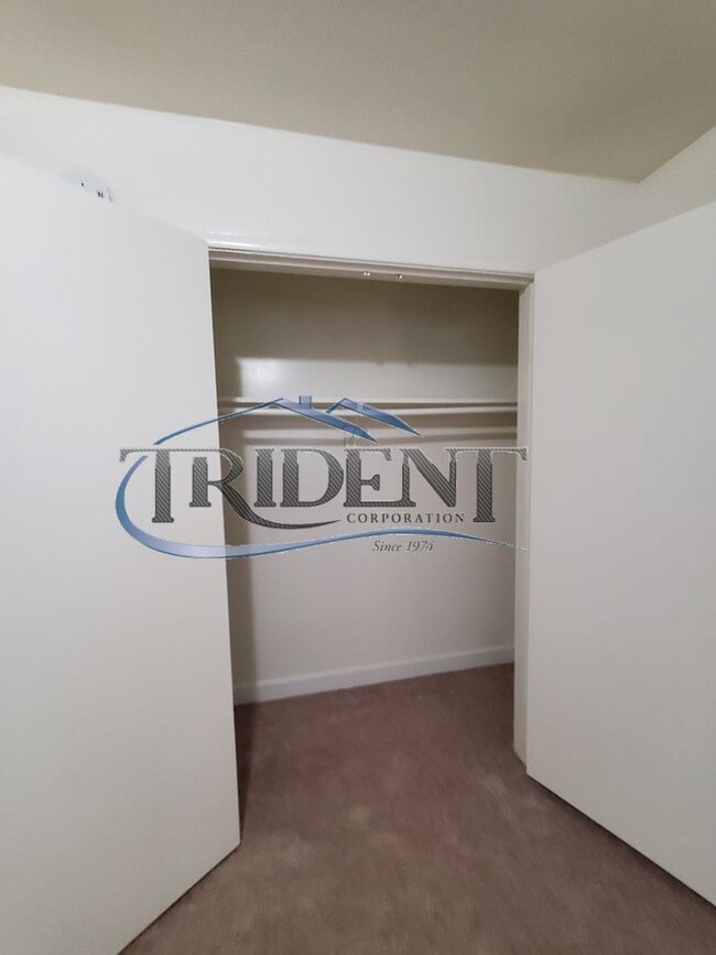 Building Photo - Cute 3 bedroom, 1 ½ bath house