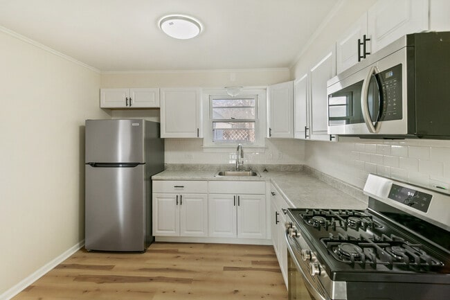 Building Photo - 28 Apple Ln