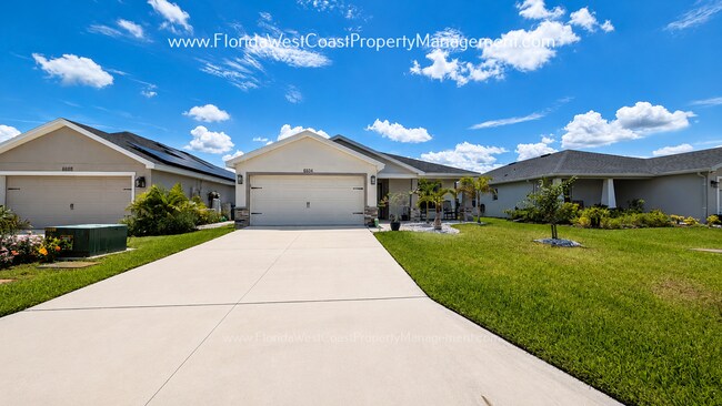 Building Photo - EXCEPTIONAL 3 BEDROOM/2 BATH HOME PLUS LARGE FENCED YARD! LONG TERM LEASE- UNFURNISHED!