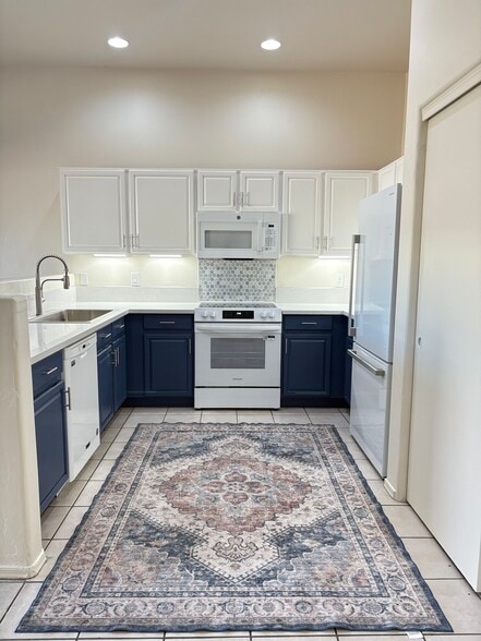 Newly Renovated Kitchen Unit#2 - 8519 E Seabury Ct