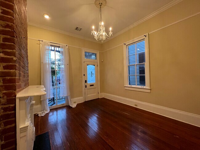 Living Room 2 - 5321 Magazine St
