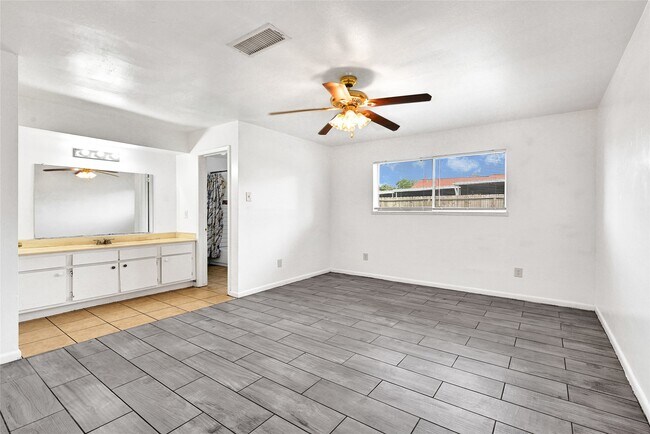 Building Photo - 13906 Bearwood Rd