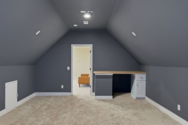 Building Photo - 790 Fontwell Ln