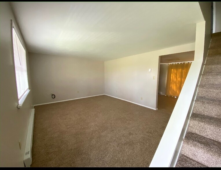 Living Room - 114 N Harrison Rd