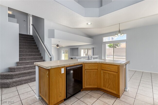 Building Photo - 9842 Silver Lasso St