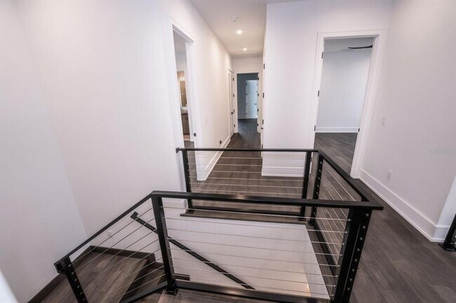 Building Photo - 3010 W Trilby Ave