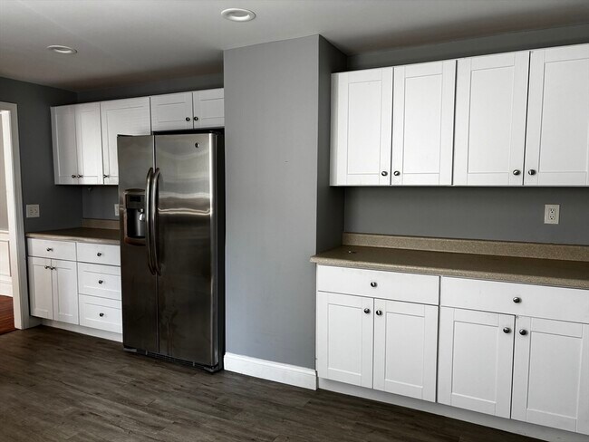 Building Photo - 131 Vernon St