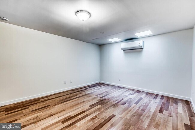 Building Photo - 4122 Haverford Ave