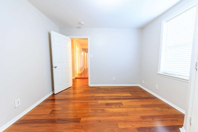 Building Photo - Quaint East Nashville Home for Lease w/ Month-to-Month Lease Options!