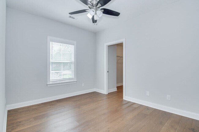 Building Photo - Beauty in Riverwood on Corner Lot!