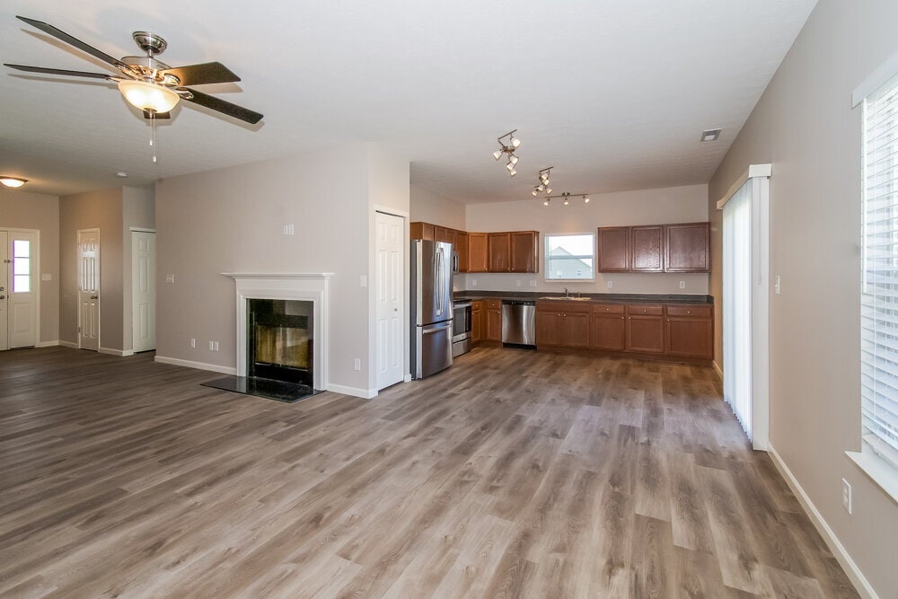 Building Photo - 577 Pebble Drive