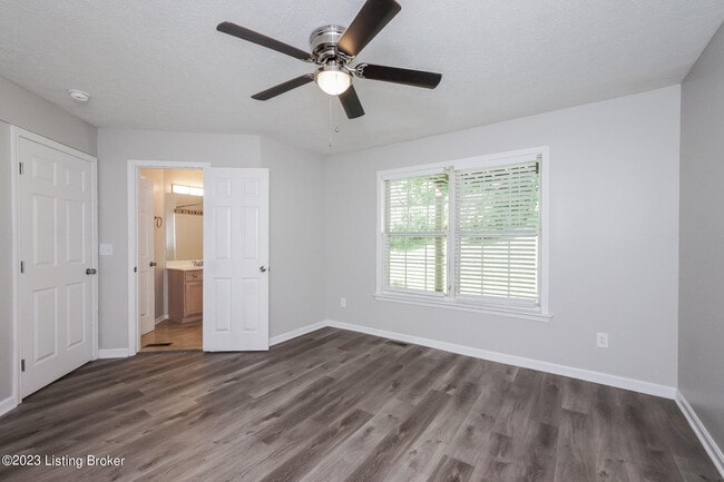 Building Photo - 4218 Willowview Blvd