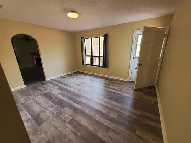 Building Photo - 6414 Tradewinds Dr