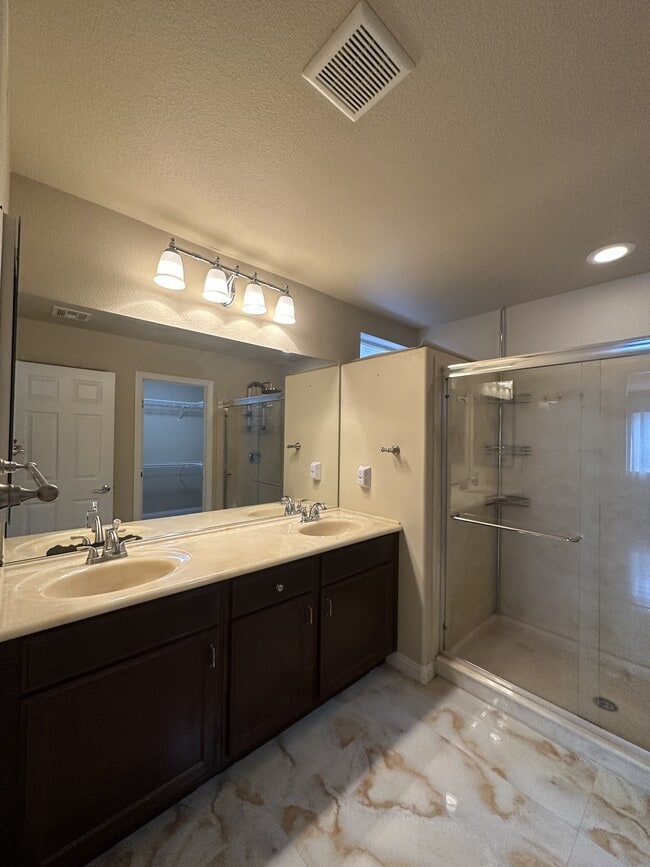 Building Photo - 8125 Crimson Creek Ct