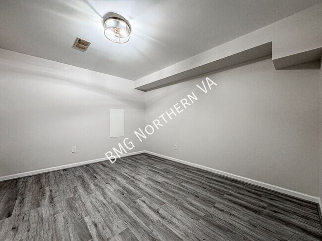 Building Photo - 7450 Adams Park Ct