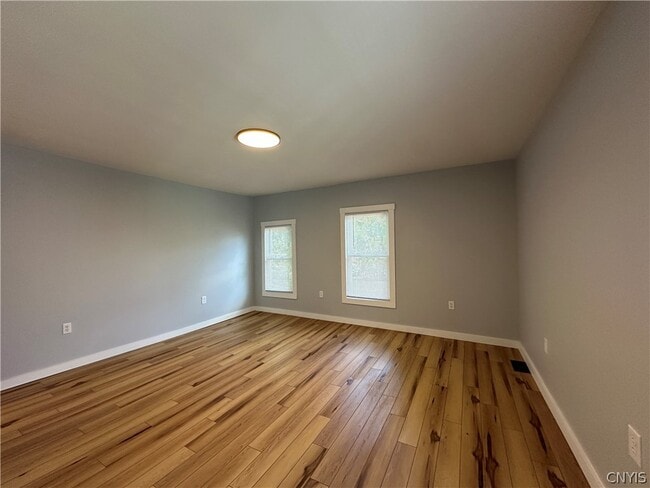 Building Photo - 128 Caroline Ave