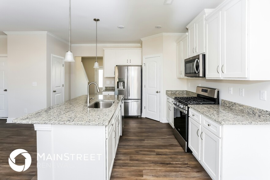 Building Photo - 2065 Swanport Ln