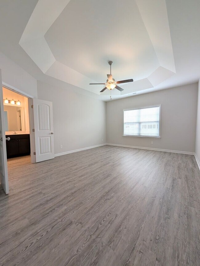 Building Photo - Modern 3-Bedroom, 2-Bath Long Term Rental in Longs