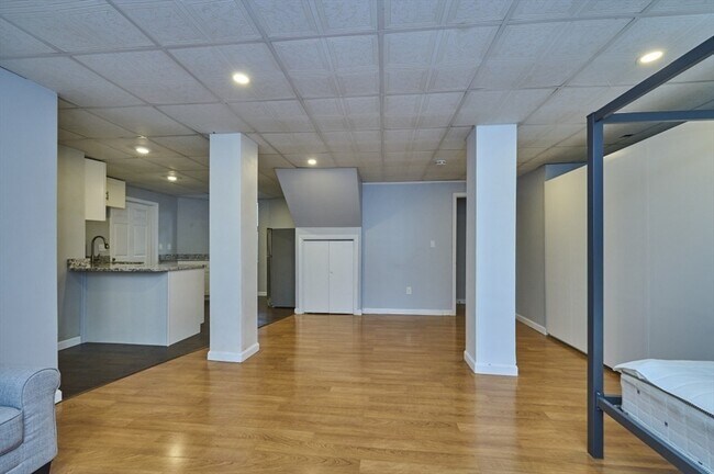 Building Photo - 34 Greenleaf St