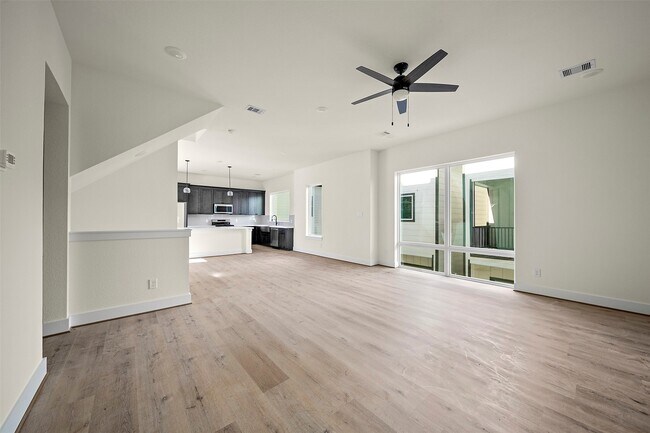 Building Photo - 2708 Nagle St