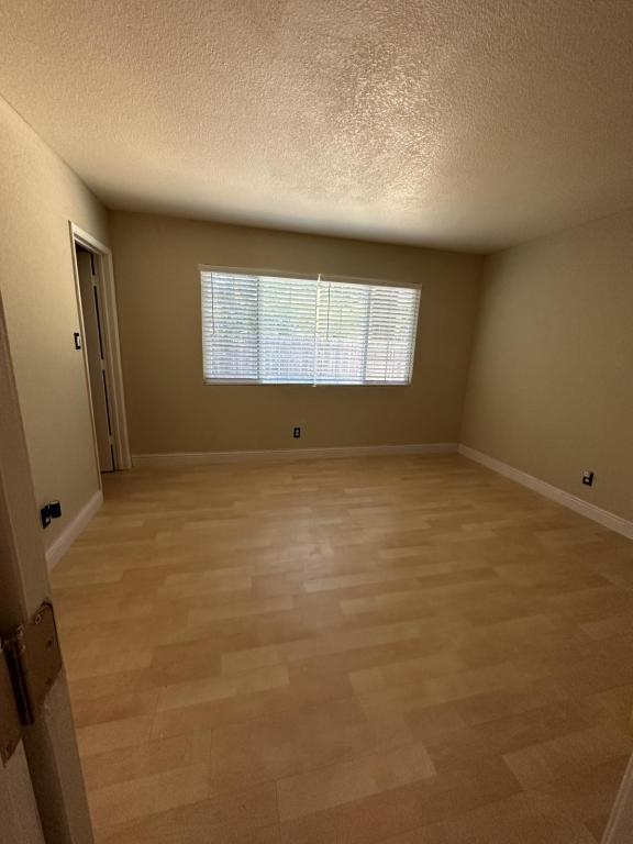 Building Photo - 6601 Lindbrook Way