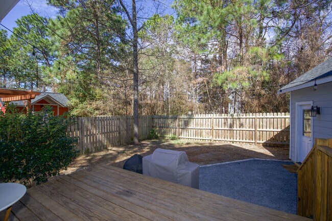 Building Photo - Charming Cottage in DOWNTOWN Southern Pines