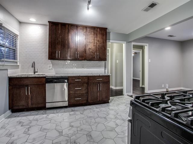 Building Photo - 568 Coolair Dr