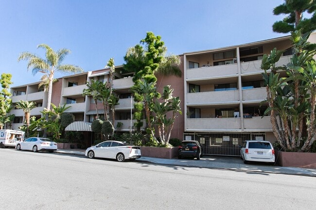 Building Photo - West Knoll Plaza Apartments