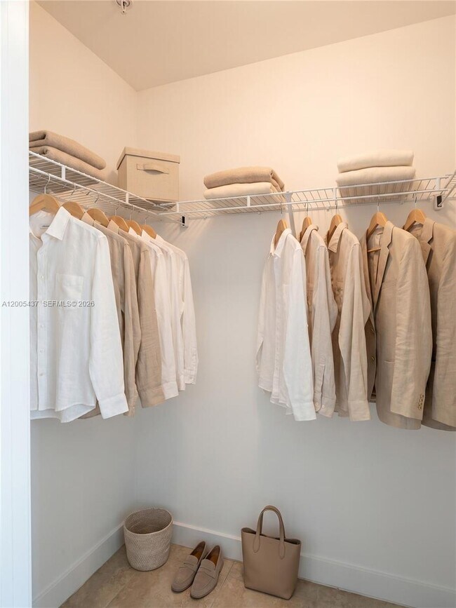 Building Photo - 1111 SW 1st Ave