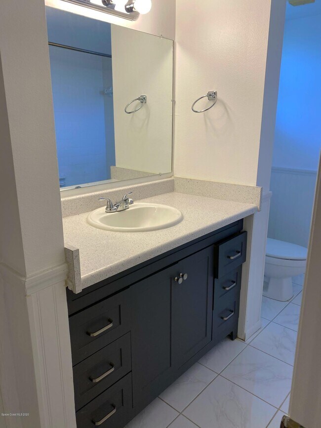 Building Photo - 987 Sonesta Ave NE