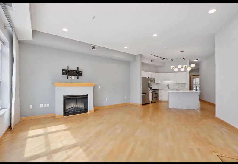 Building Photo - 308 E 18th St