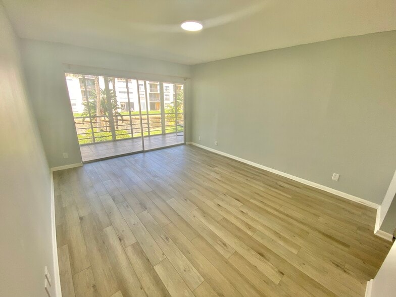 Bedroom looking towards balcony - 200 Waterway Dr S