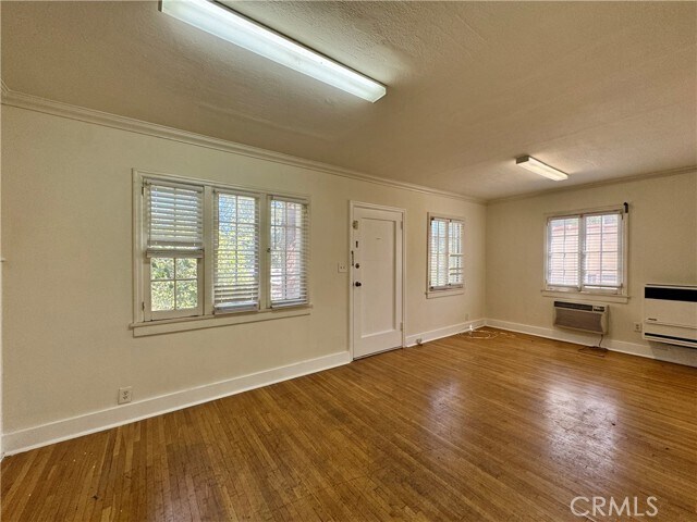 Building Photo - 1714 Gillette Crescent
