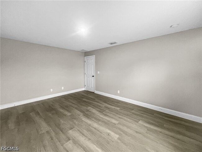 Building Photo - 3309 10th St W