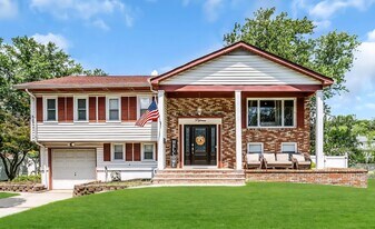 Building Photo - 15 Windsor Rd