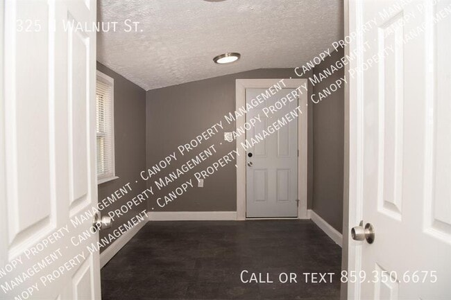 Building Photo - 325 N Walnut St