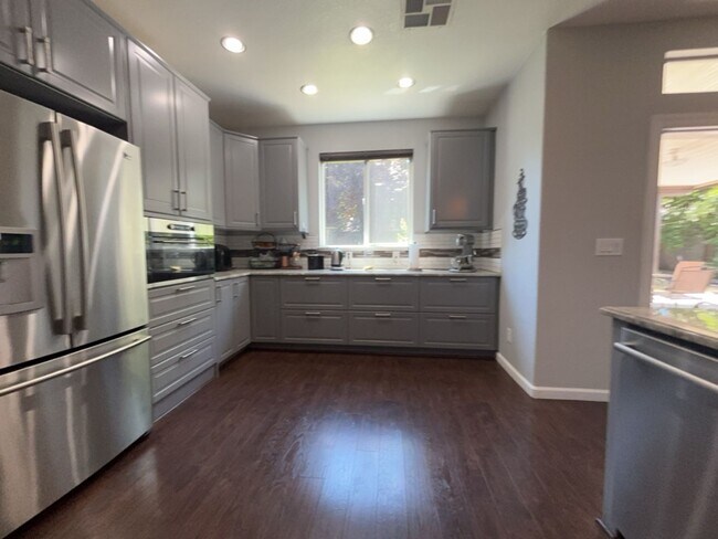 Building Photo - Spacious East Davis Home available in July!