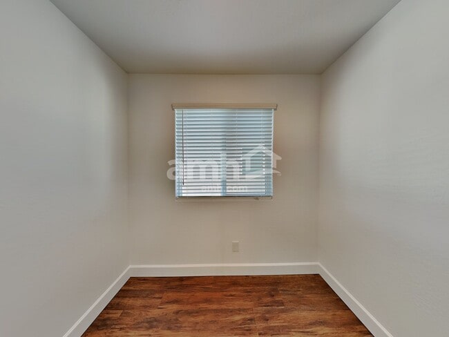Building Photo - 17154 W Golden Ln