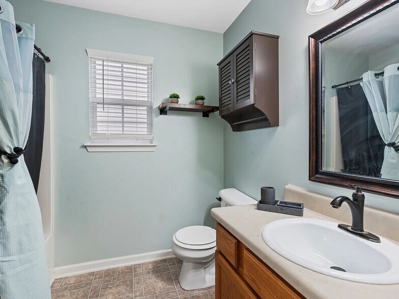 Building Photo - 509 Harold Prewett Dr