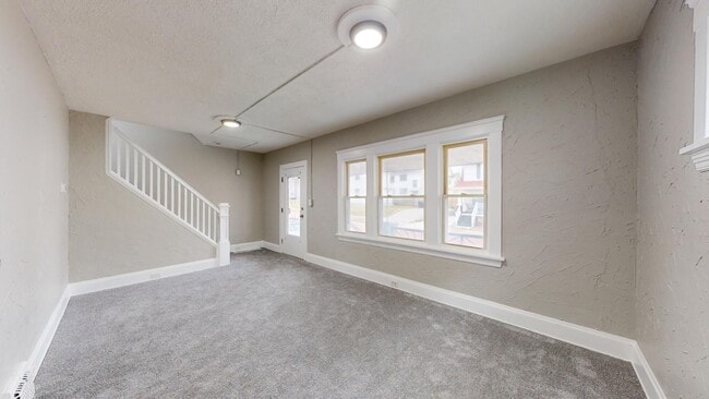 Building Photo - Old Brooklyn Area - 3 Bedroom Single Famil...
