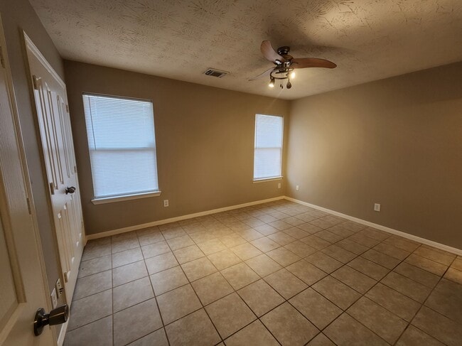 Building Photo - 24315 Hard Wood Dr