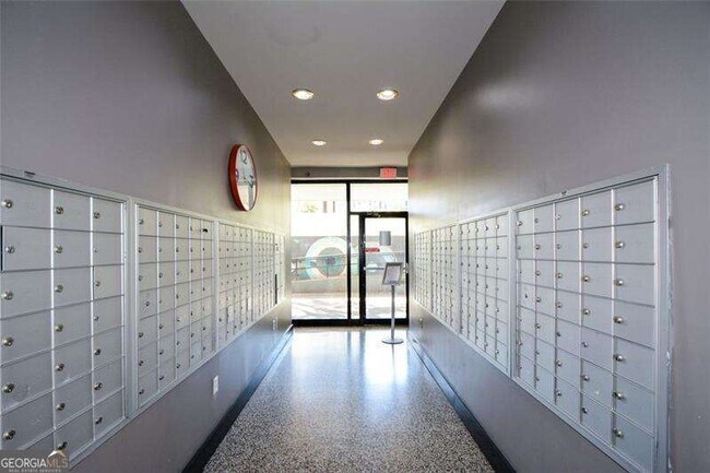 Building Photo - 620 Peachtree St NE