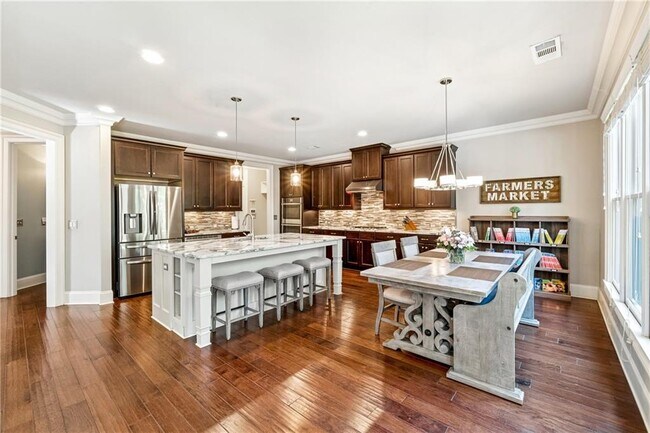 Building Photo - 3414 Bryerstone Cir SE