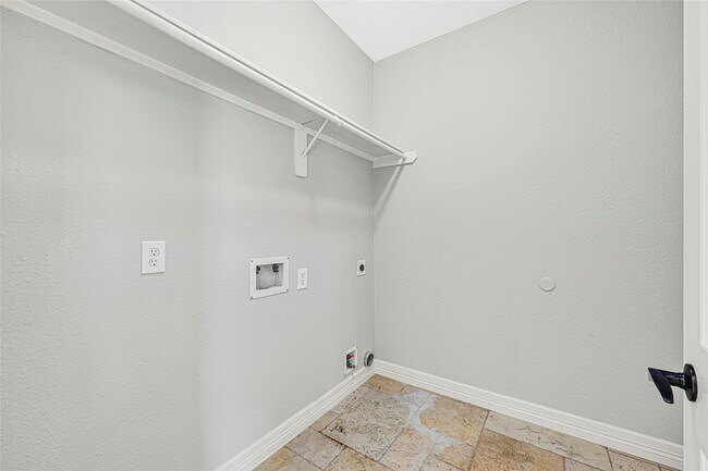 Building Photo - 14450 Eastern Redbud Ln