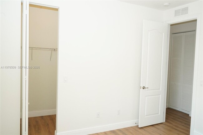 Building Photo - 9701 Blue Isle Bay